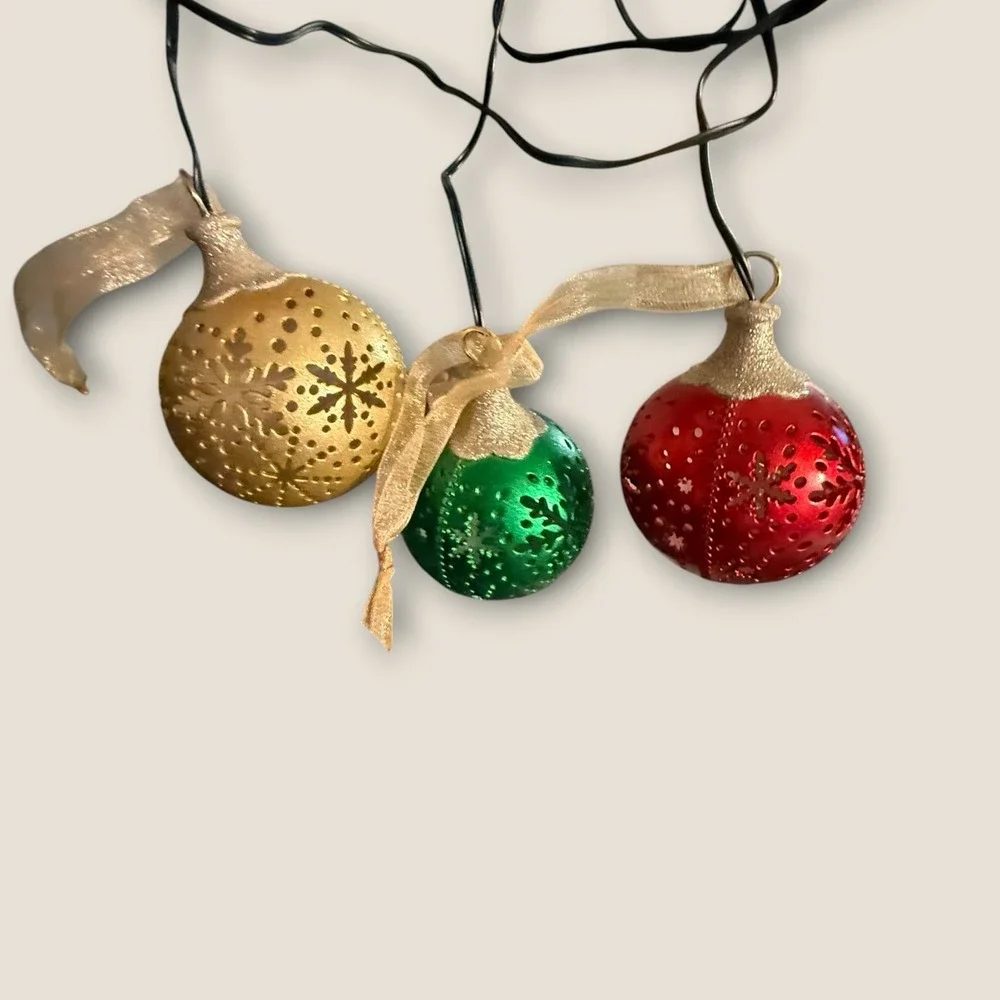 2005 Hallmark Illuminations 3 Snowflake Snowball Ornaments Glow/Needs‎ Power Box